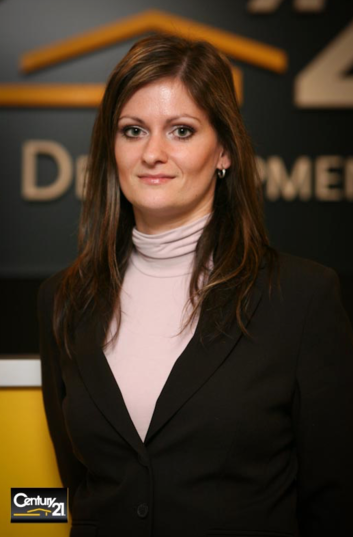 Michaela ErdelyiSenior Property Consultant